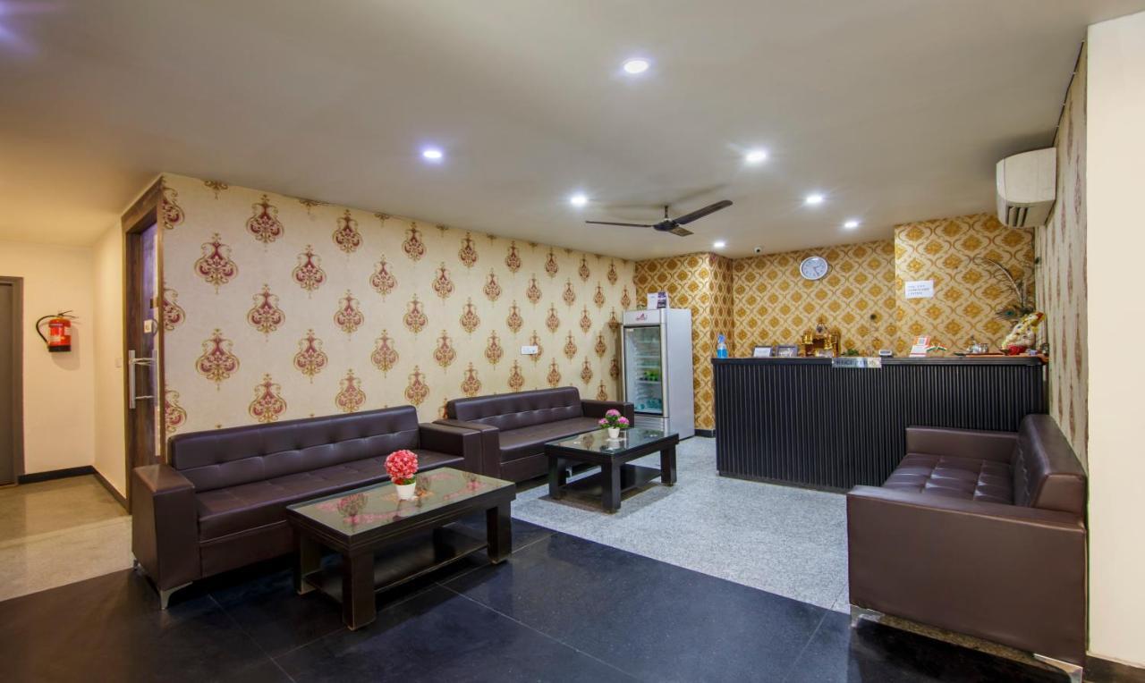Treebo Noida Express Hotel Exterior foto